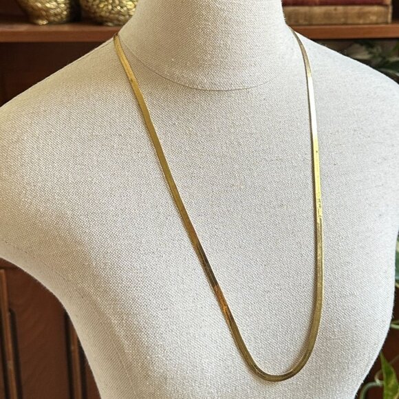 Vintage Gold-Tone Flat Snake Chain Necklace 28" Classic Sleek Design - Picture 3 of 4